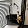 New crocodile texture fish pattern women's shoulder bag fashionable and elegant versatile commuter large-capacity tote bag