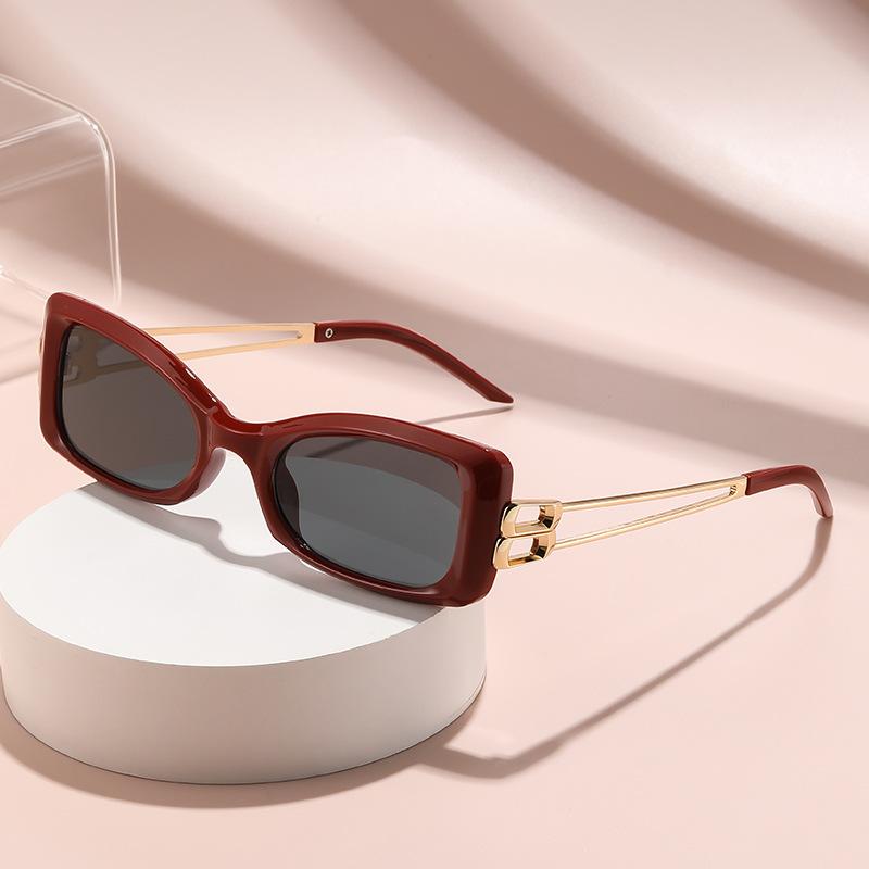 Sunglasses High-end Feeling Square Face Slimming Sun Protection Holiday Seaside Retro Hollow High-end Sunglasses 6110