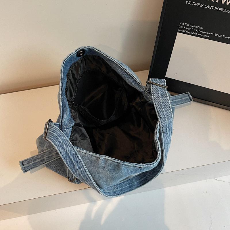 Large Capacity Denim Tote Bag Women's 2025 Winter New Casual Commuter Underarm Bag Simple Shoulder Messenger Bag