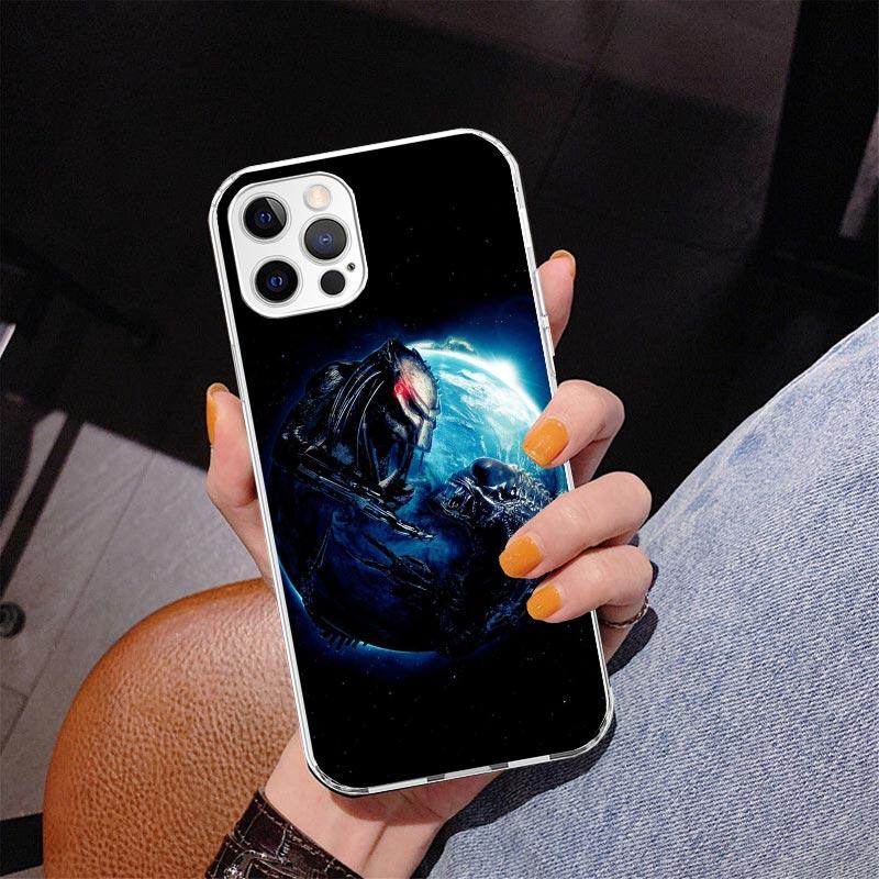 Alien Vs Predator Painted Phone Case For iPhone 17 Air 16 Pro Max 16E 15 + 14 Plus 11 12 13 Mini 7 8 SE Gift Print Cover Fundas