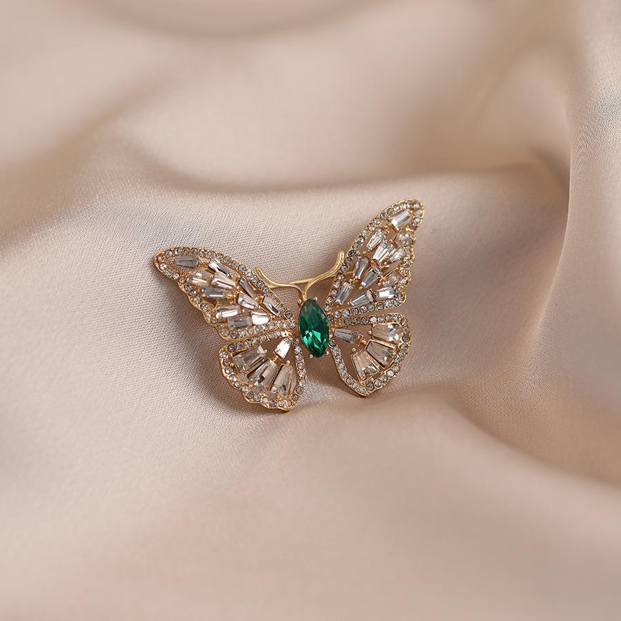 Новый ретро-дизайн в стиле court, круглый край с бусинами, квадратный бриллиант, полый бабочка, изысканная брошь, женская