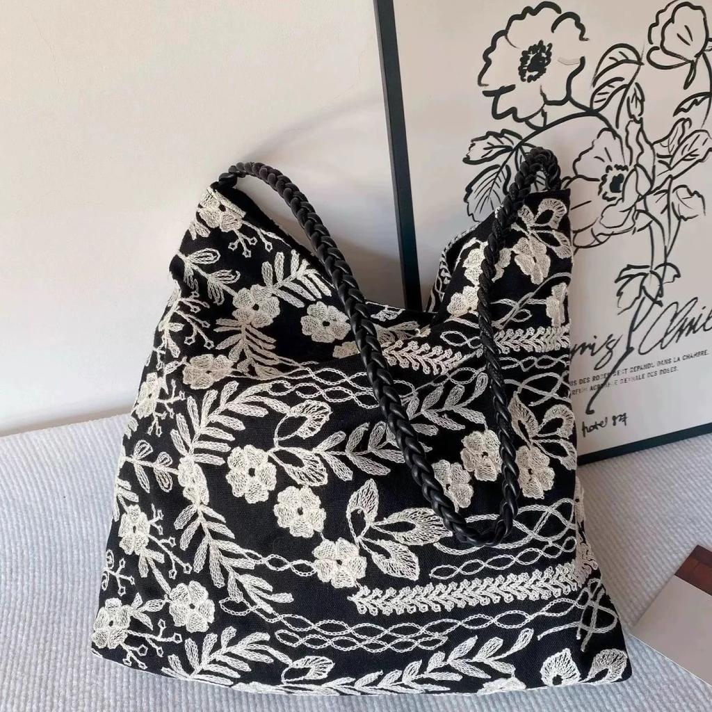 Original, Linen Embroidery, Flower Petals, One Shoulder Tote Bag, Versatile for Spring and Summer, Simple, Artistic Bag