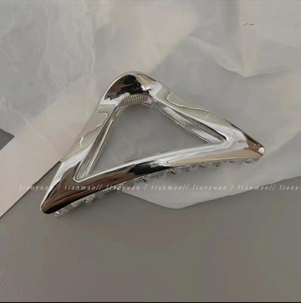 Premium Metal Hair Clip for Women - Large Summer Shark Clip, Unique Design Hairpin