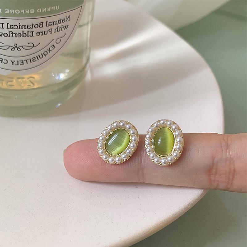 

Винтажные клипсы для ушей Florence с жемчугом и зеленым кошачьим глазом - Элегантные, универсальные серьги для женщин без проколотых ушей