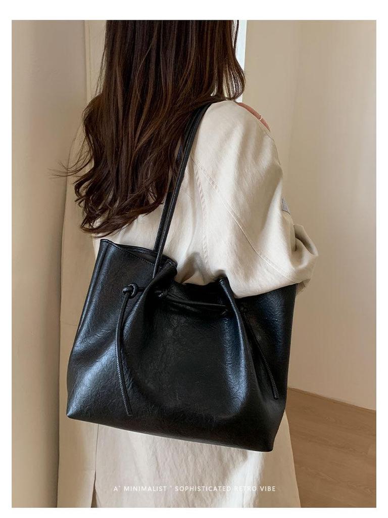 2025 Autumn/Winter Elegant & Versatile Women's Shoulder Tote - Large Capacity, High-End Commuter Bag