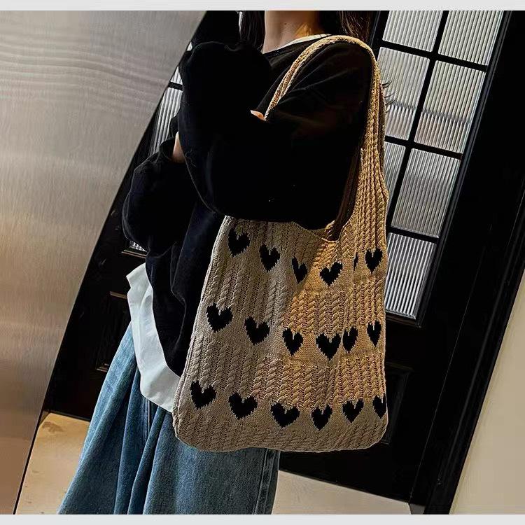 Women's Large Capacity Summer Beach Crossbody Straw Woven Bag