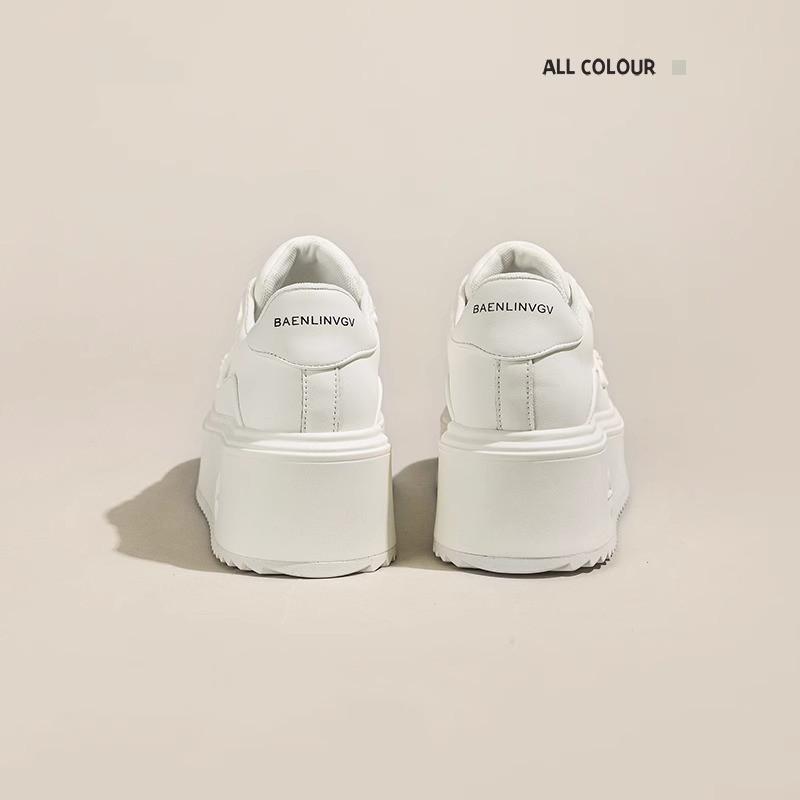 Chaussures blanches à semelles épaisses en cuir pour femmes, modèles d'automne 2025, nouvelles chaussures populaires haut de gamme polyvalentes de type muffin décontractées