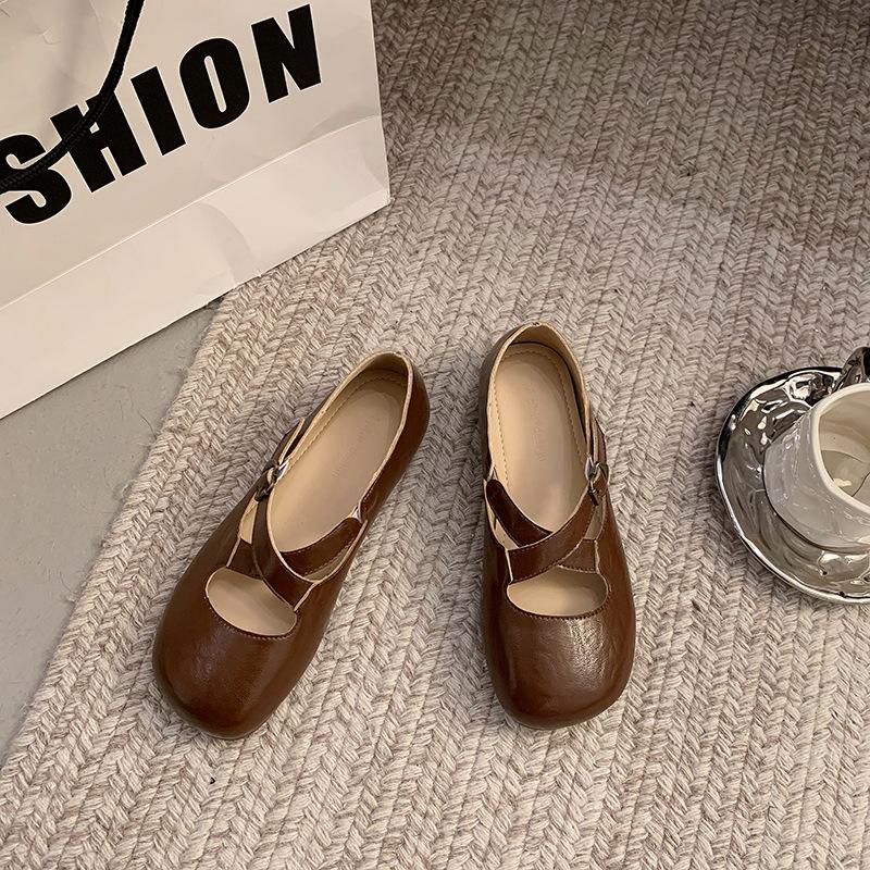 

Temperament shallow soft-soled single shoes women s spring and autumn new flat-soled comfortable retro Mary Jane shoes 35 коричневый