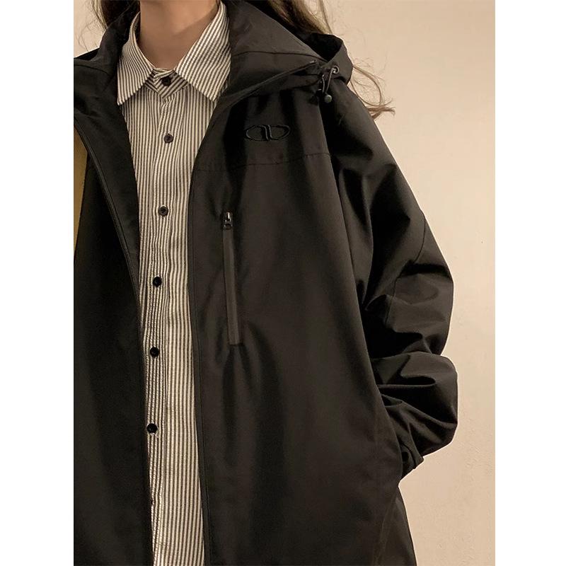 Jaqueta Corta-Vento Feminina 2025 Primavera American Vintage para Montanhismo - Casaco Casual Outdoor da Moda