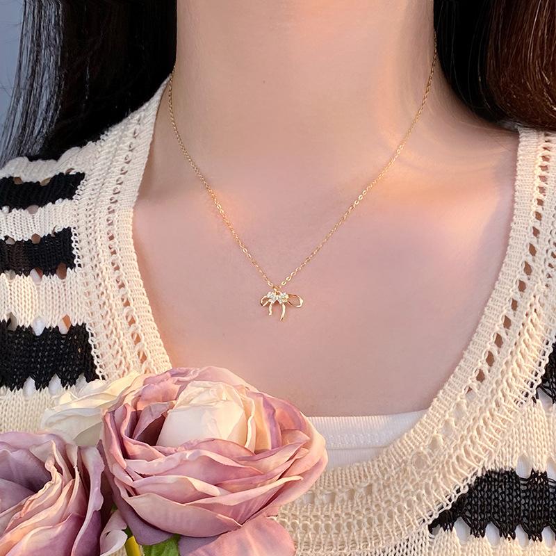 Exquisite Bow Necklace for Women with Advanced Design Sense, New Light Luxury Collar Chain