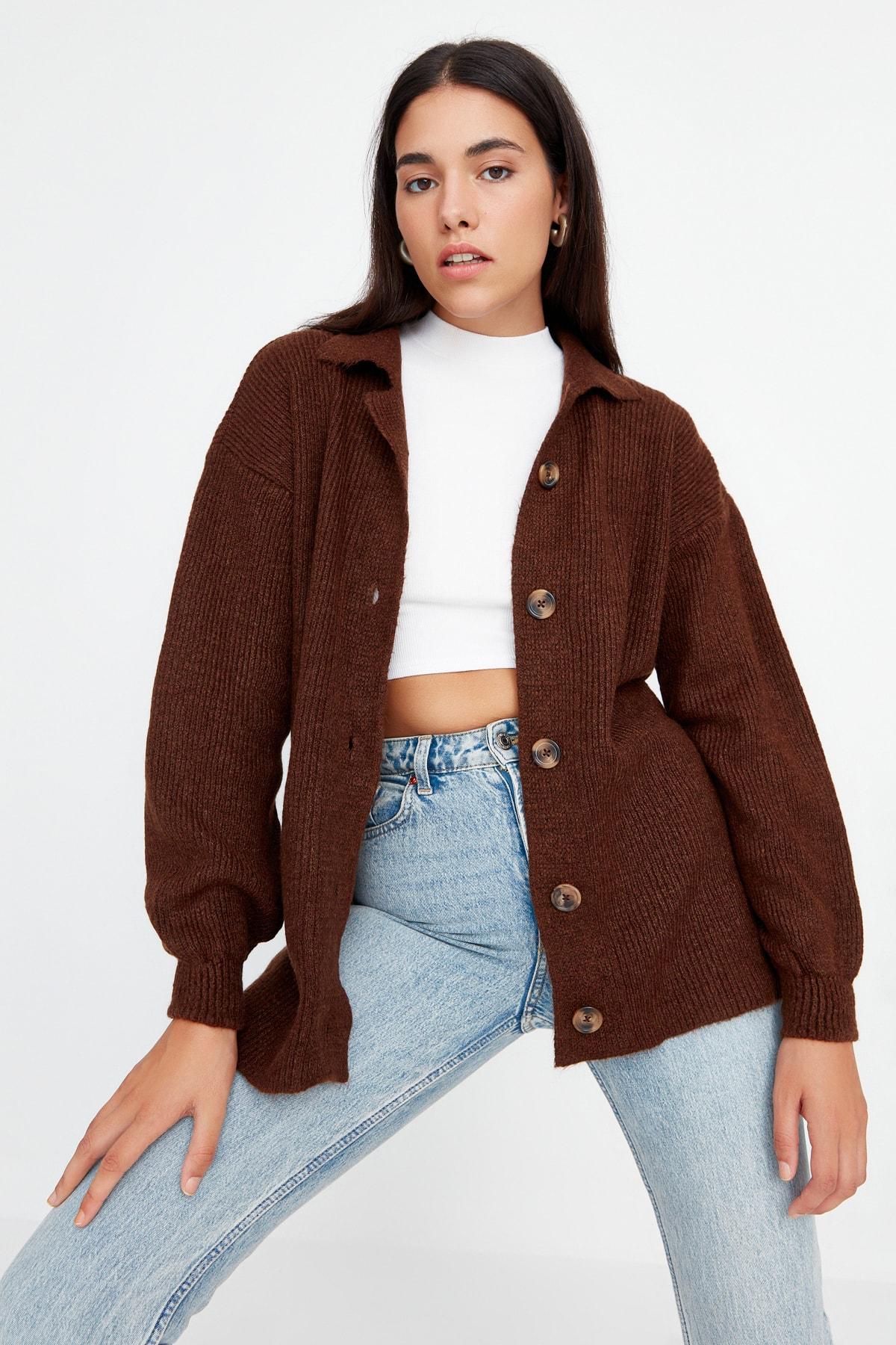 

Коричневый трикотажный кардиган с воротником поло TWOAW23HI00545..