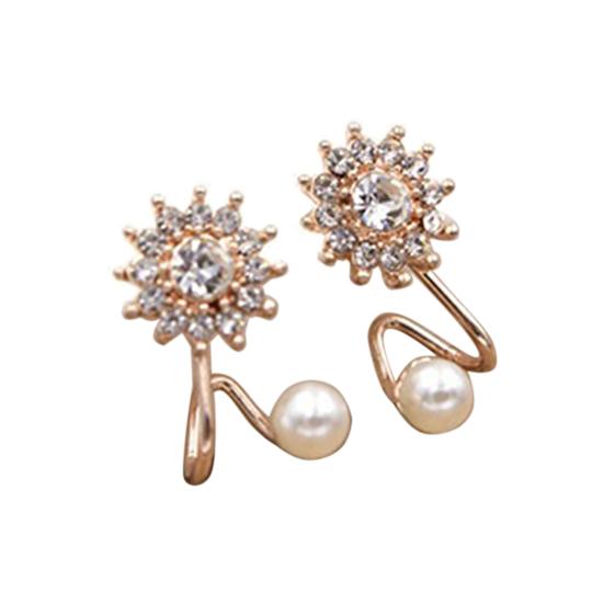 1 Pair Stud Earring Fine Workmanship Elegant Lightweight Snowflake Charm Earrings Ear Stud for Dating