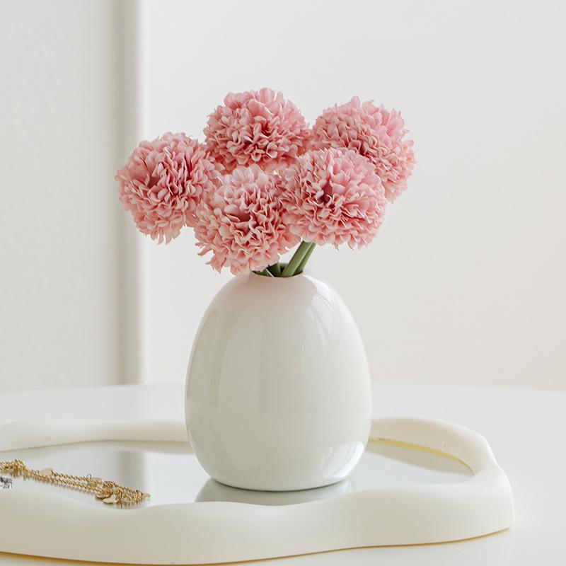 Small Daisy Artificial Flower in Cream Ceramic Vase - Ins Style Tulip for Living Room or Bedroom Decoration.