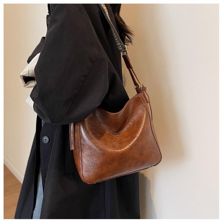 

Модная женская черная сумка на плечо, винтажная простая сумка большой вместимости из искусственной кожи, сумки через плечо для женщин