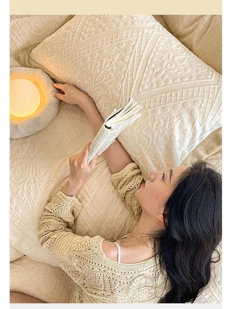 Luksusowy zimowy komplet pościeli z aksamitu w kolorze koralowym - 4-częściowa dwustronna kołdra i prześcieradło z aksamitu zapewniające najwyższy komfort.