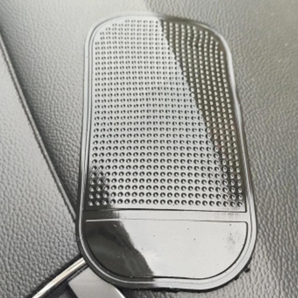 New Powerful Anti-Slip Mat Car Silica Gel Magic Sticky Dashboard Pad for Phone Mp3mp4 GPS Coin Automobiles Interior Accessories