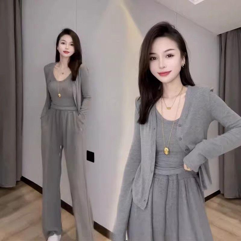 

2026 Trendy Spring/Autumn Women s Fashion Suit: Comfortable, Chic Three-Piece Set for a Youthful, Elegant Look L (100-115 jin)