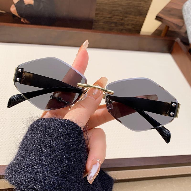Vintage Frameless Sunglasses Polygonal Edge Design Women'S Classic Rhombus Sun Glasses Trendy Driving Shades For Ladies Uv400
