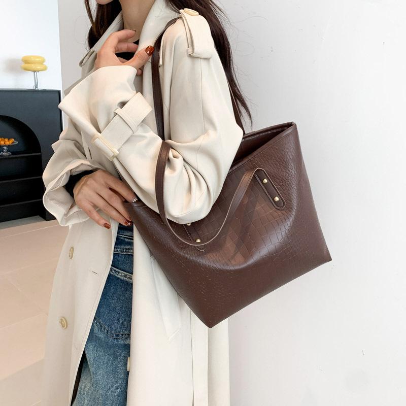 Trend Large Capacity 2025 Casual Retro Autumn New Trendy Fashion Portable Shoulder Tote Bag Women