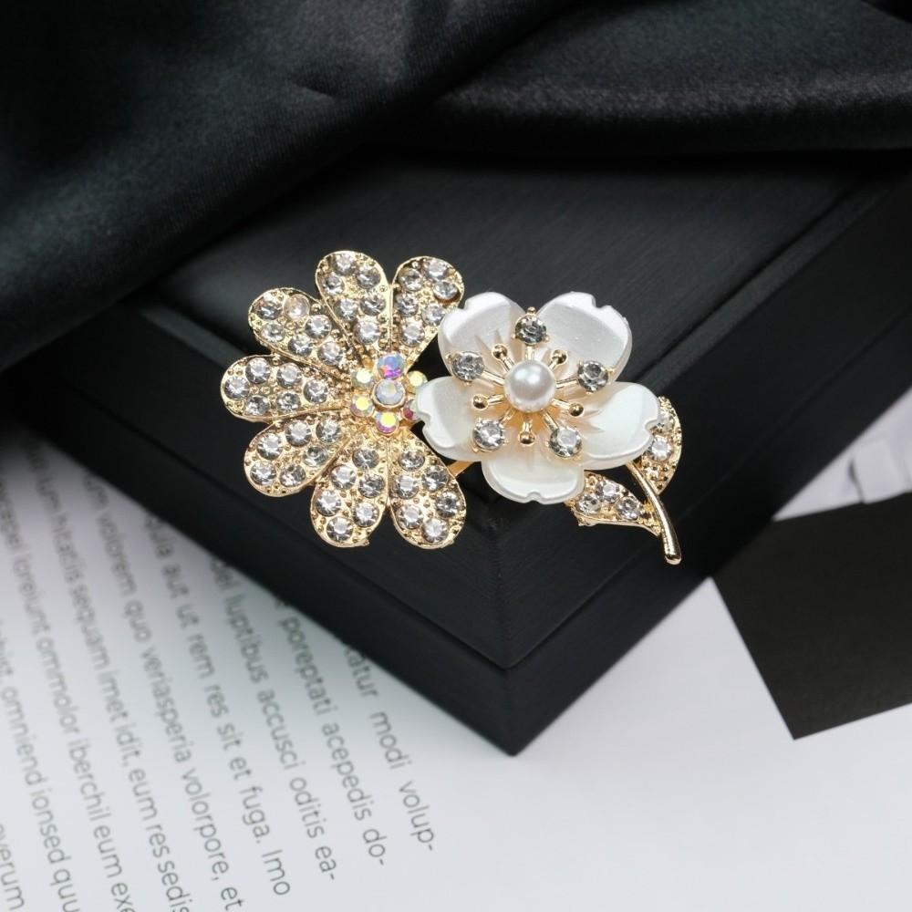 Shinning Crystal Rhinestone Flower Brooch Pearl-Set Alloy Vintage Style Pearl Flower Brooch Diamond Alloy Floral Brooch