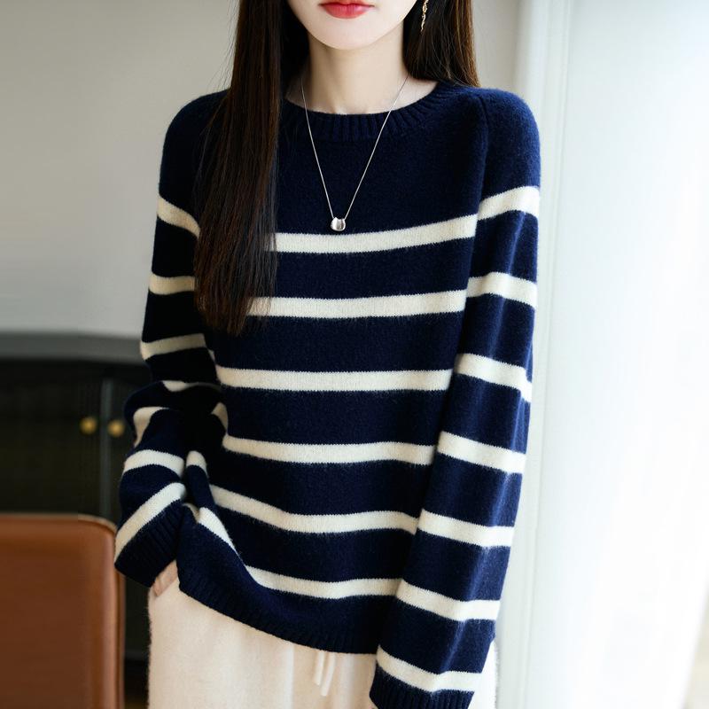 Women's Stylish Striped Loose-Fit Round Neck Wool Sweater - Soft Inner Layer for Fall & Winter