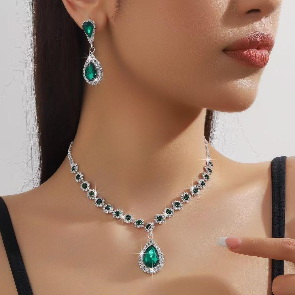 Elegant Cross-continental Bridal Rhinestone Necklace & Earring Set