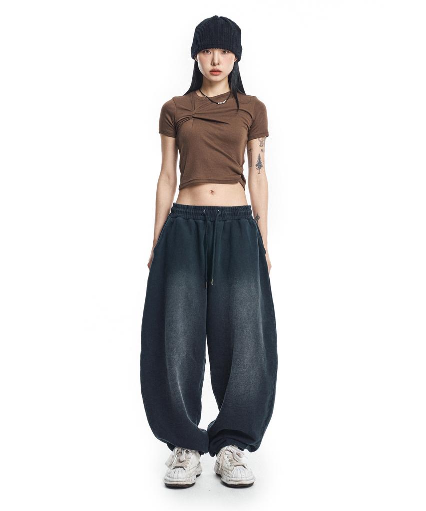 EASY NO EASY Washed Balloon Baggy Sweatpants - Black
