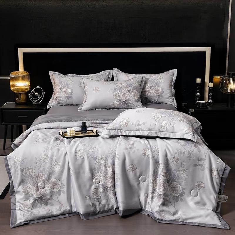 

Grace Washable All-Season Quilt