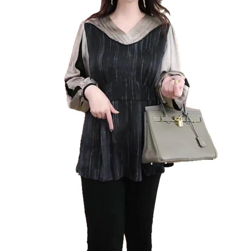 Frühlings Luxus Influencer Top: Vielseitiges Übergrößen-Lockershirt für Frauen mittleren Alters