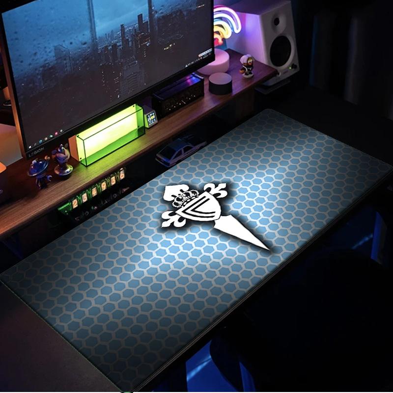 Celta Vigo Crest Glowing Mouse Pad, Rubber Base, Mouse Pad for Gamers and Office Use, Gaming Desk , Easy To Clean Mat Christmas fan gifts