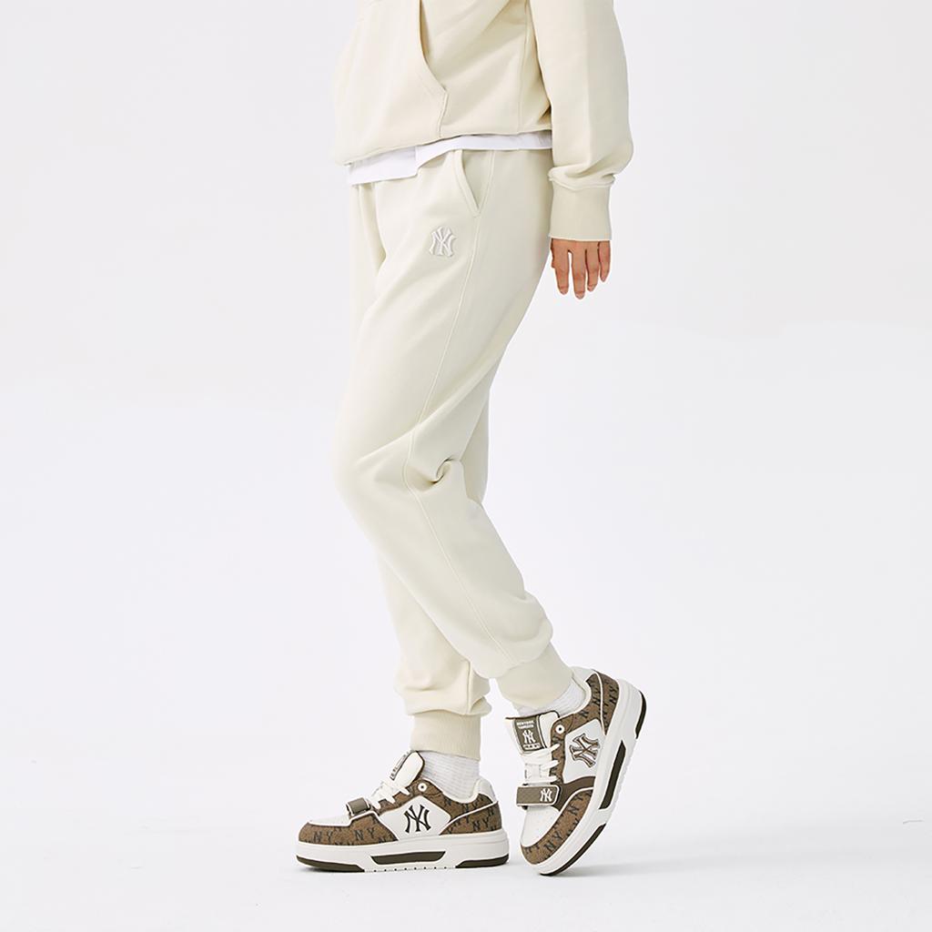 New MLB New York Yankees Basic Collection 25FW Knitted Sweatpants Unisex Deep Ivory 3APTB0154-50CRD