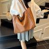 Large-capacity retro woven bag women's autumn and winter versatile new casual shoulder bag commuter tote bag