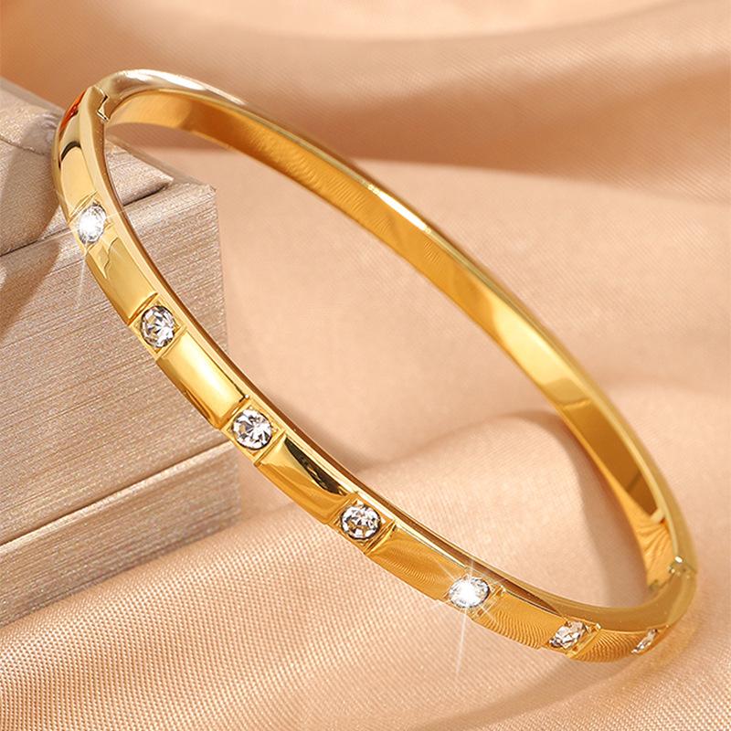 Titanium steel bracelet gold high version temperament zircon bracelet women's light luxury fashion elegance does not fade simple bracelet