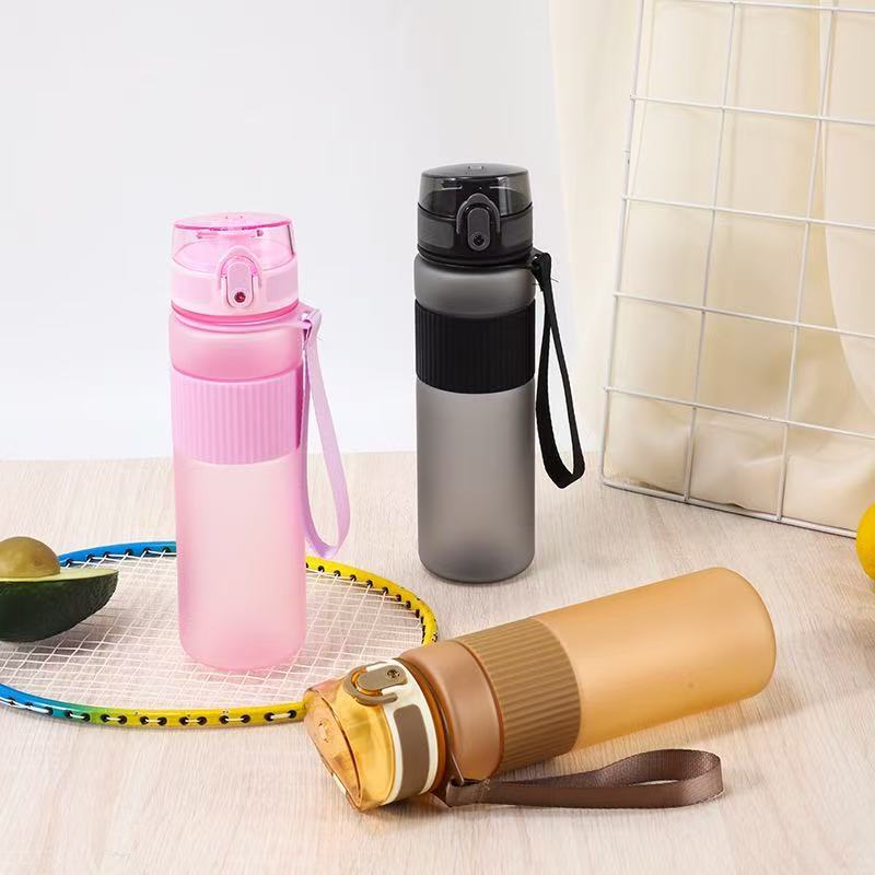 Water bottle sports water cup men's portable anti-drop fitness kettle summer female students large capacity matte anti-scalding plastic cup