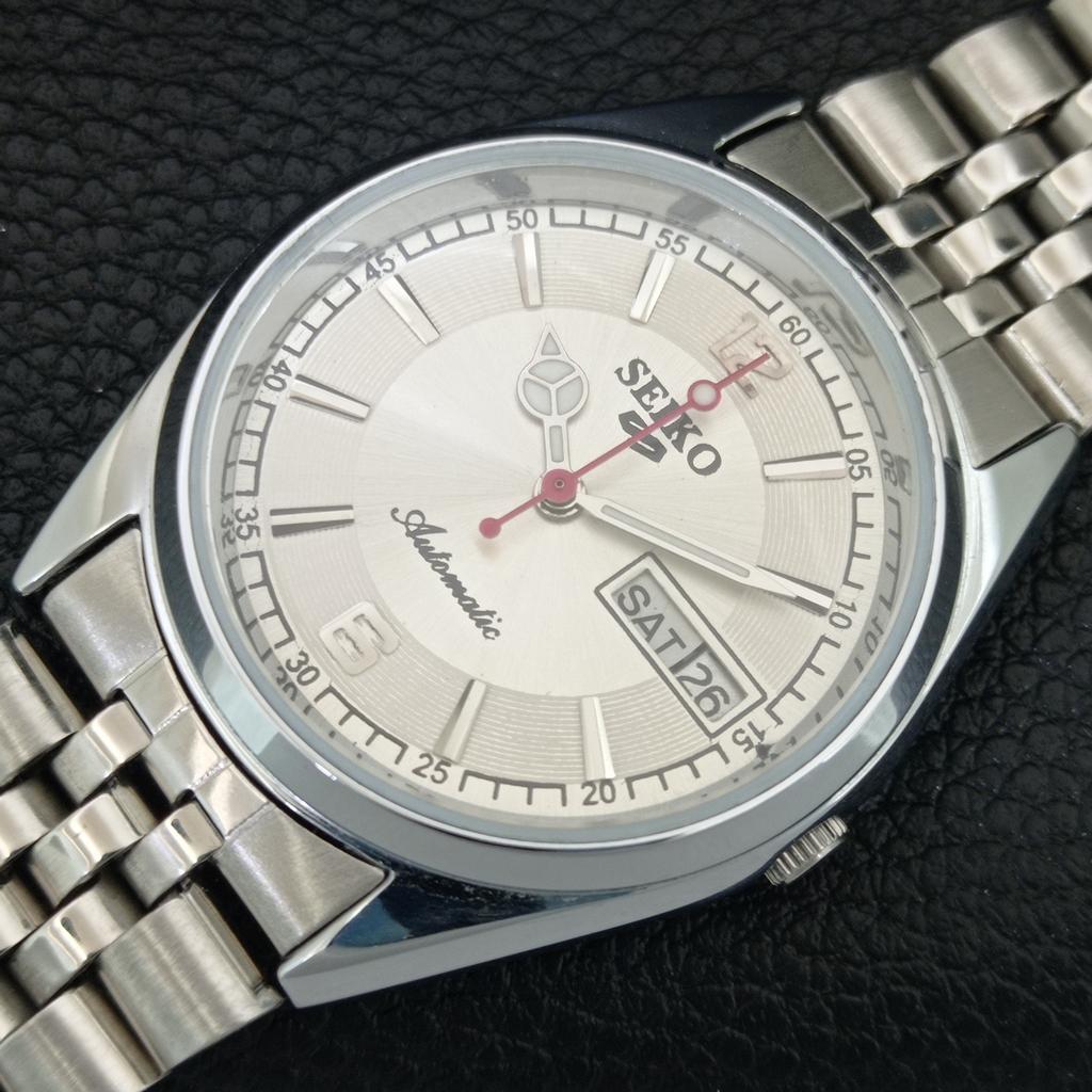 VINTAGE REFURBISHED SEIKO 5 AUTOMATIC JAPAN MENS SILVER DIAL WATCH a444321-1