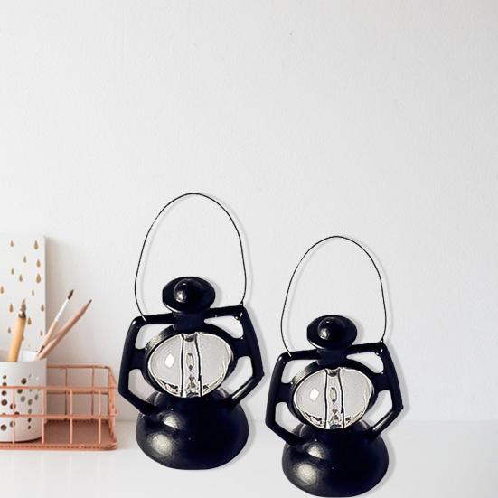 2Pcs Puppenhaus Miniatur Retro Kerosin Lampe Modell Kinder Spielzeug DIY Zubehör