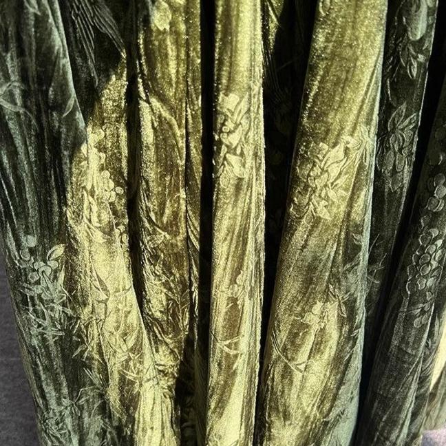 Retro Women's Velvet Long Skirt  Printed Velvet Skirt Autumn and Winter Thick Flared A-Line Skirt