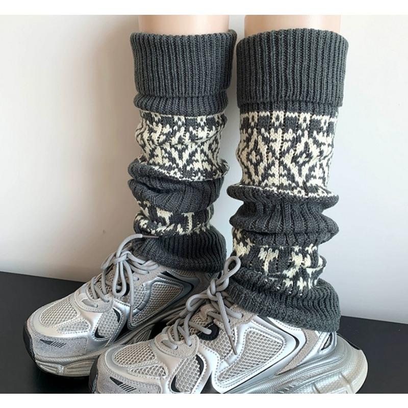 Autumn and Winter Retro Warm Socks, Slimming Thick-needle Calf Socks, Leggings, Snow Boots and Piles of Socks