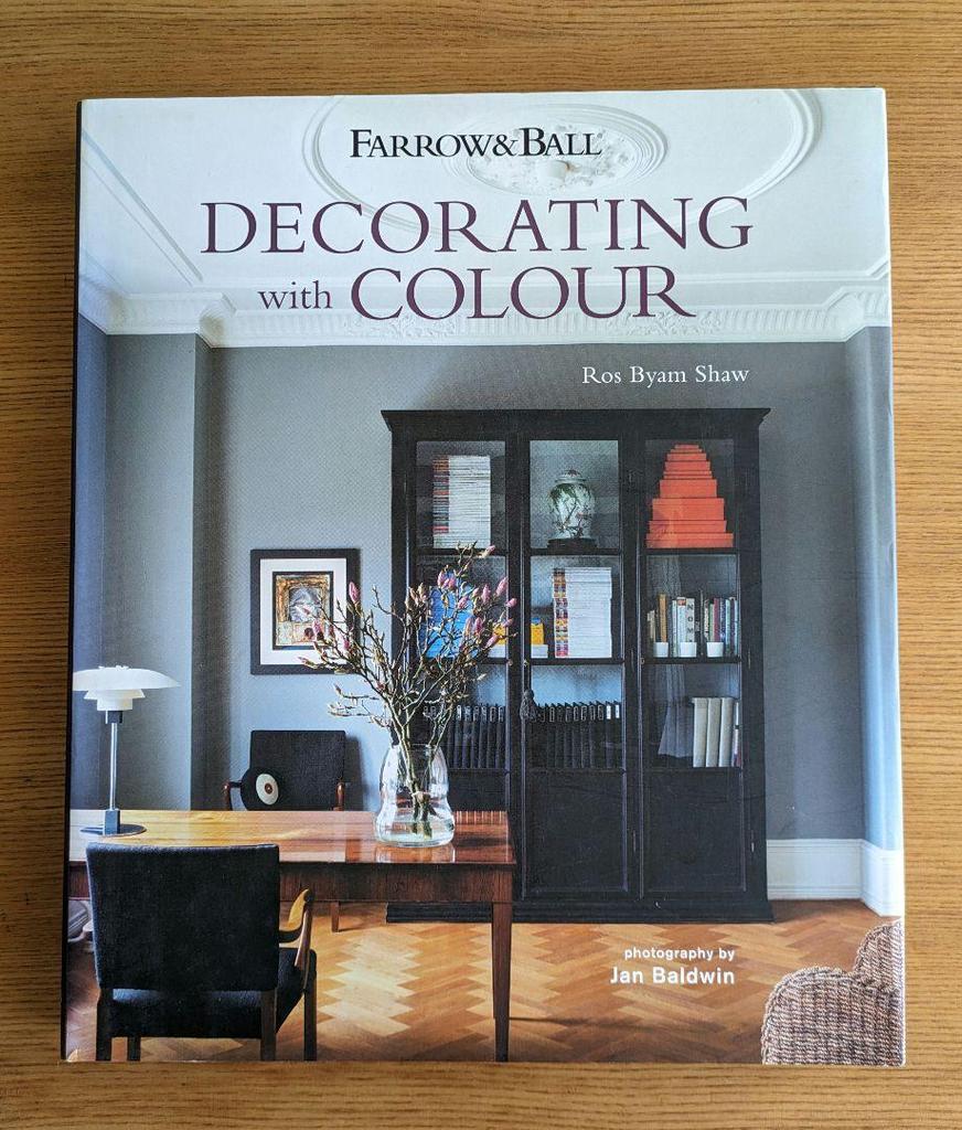 [USED] DECORATING WITH COLOUR