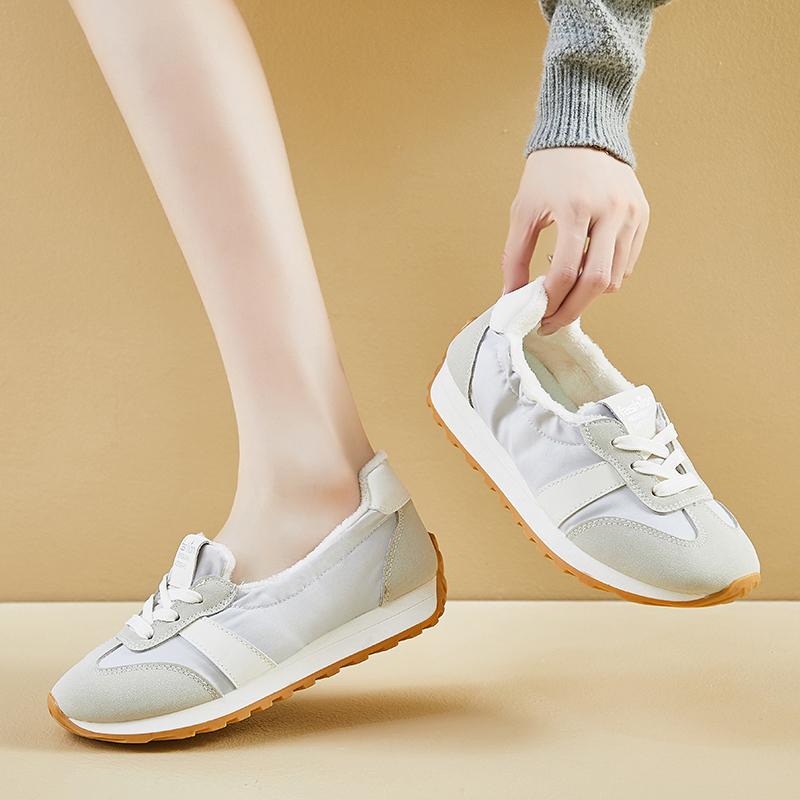 Baskets pour femmes 2024 Automne Nouveaux Mocassins plats de luxe Confortables à enfiler Baskets souples pour femmes Chaussures d'extérieur légères pour femmes