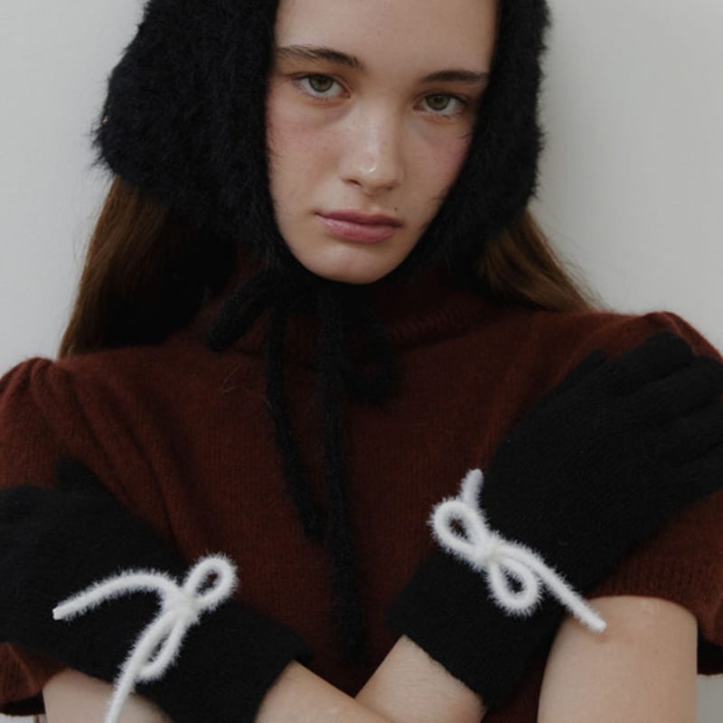 LOVE ME MONSTER [W Concept Exclusive 2 SET] Mont Classic Balaclava & Ribbon Glove (L244WST010)