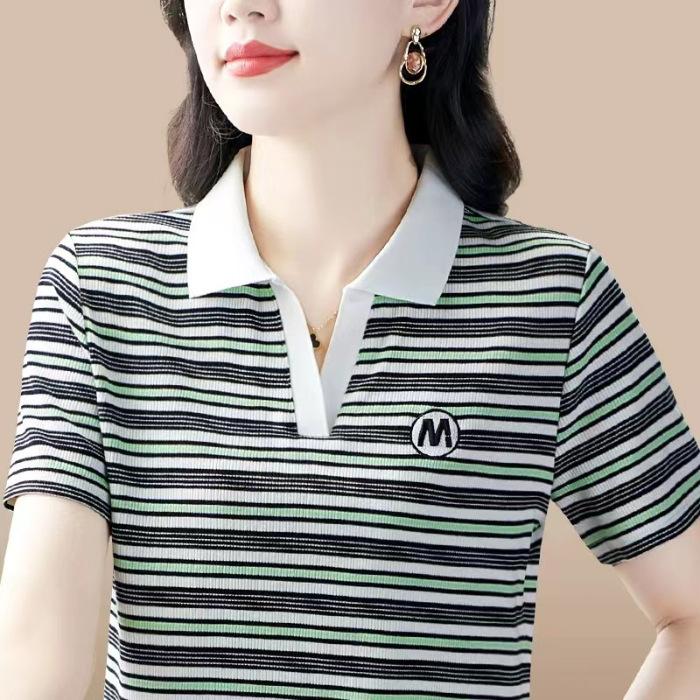 Krótkoręki T-shirt mamy na lato Nowy casualowy top dla kobiet w średnim wieku Modny, odmładzający, wyszczuplający T-shirt bazowy
