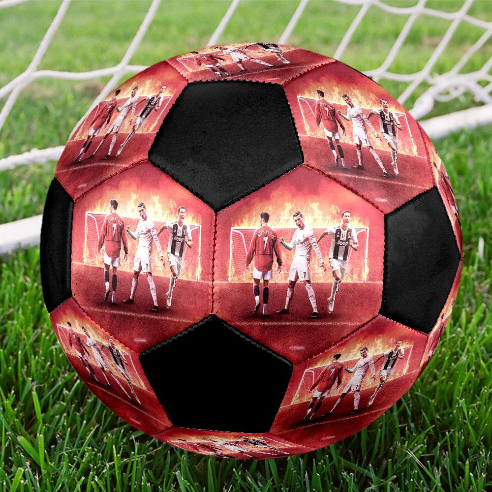 Poster Cristiano Ronaldo Taglia 5 Pallone da Calcio, Cucito a Macchina in PVC, Resistente e ad Alto Rimbalzo, Adatto a Tutte le Età, merchandising per tifosi, partite e uso all'aperto.