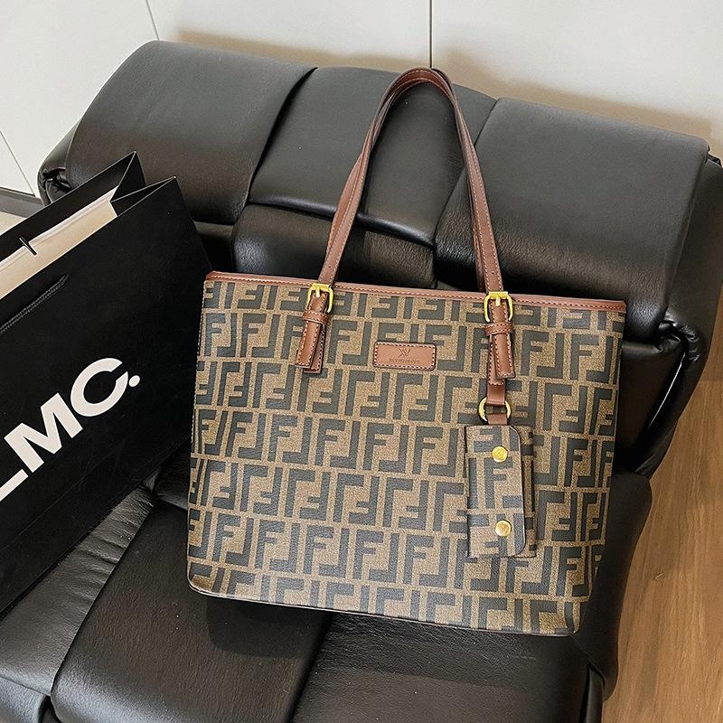 Commuter Bag Going Out Large-capacity Shoulder Bag Women's 2026 New Model, Light Luxury High-end Tote Bag Underarm Bag
