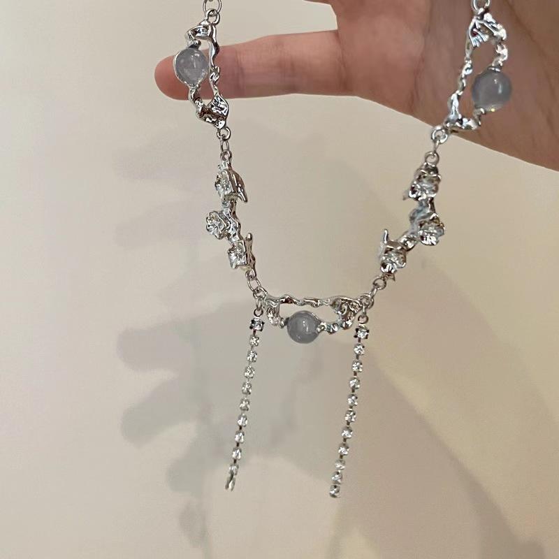 Light Luxury Niche High-End Moonstone Necklace Female Sweet And Cool Personality Versatile Design Sense Pure Desire Collarbone Chain