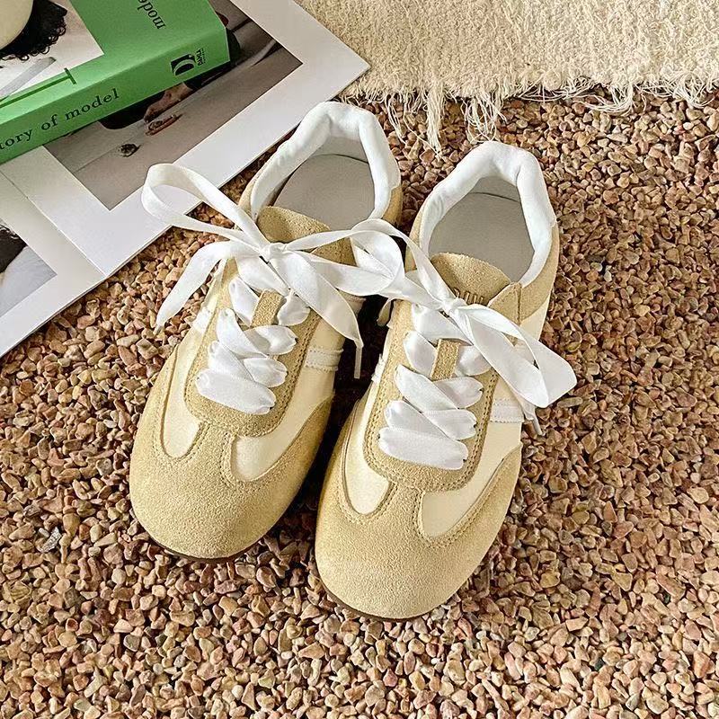 Red Women's Spring New Breathable Ballet Style Flat Bottom Casual Feet Small Retro Sneakers