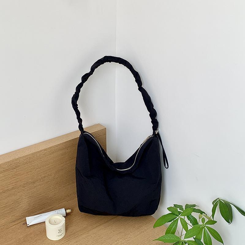 Shoulder bag women's senior sense spring and summer versatile commuter dumpling bag nylon drawstring pleated casual messenger bag women