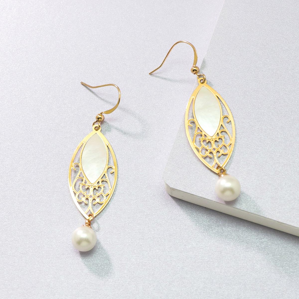 

Простые, элегантные и высококачественные жемчужные серьги