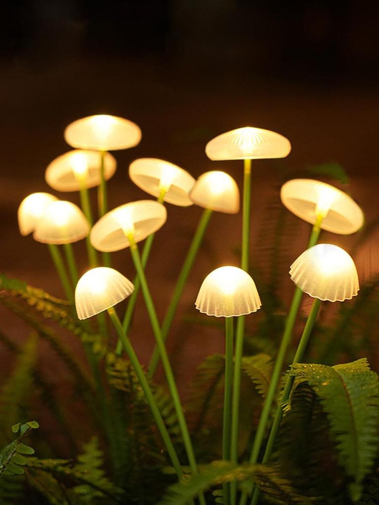 Solar Mushroom Jellyfish Lights - Outdoor Waterproof Garden Lawn Decorations