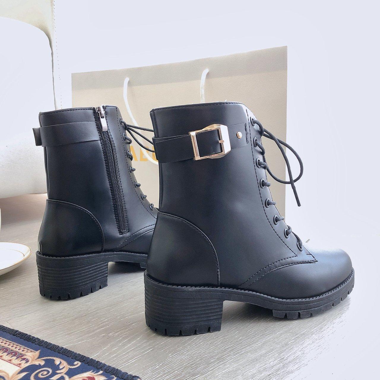 

2024 Короткие женские сапоги зимние женские туфли до середины икры на высоком каблуке кожаные сапоги с подкладкой теплые женские хлопковые сапоги на платформе 35 чёрный